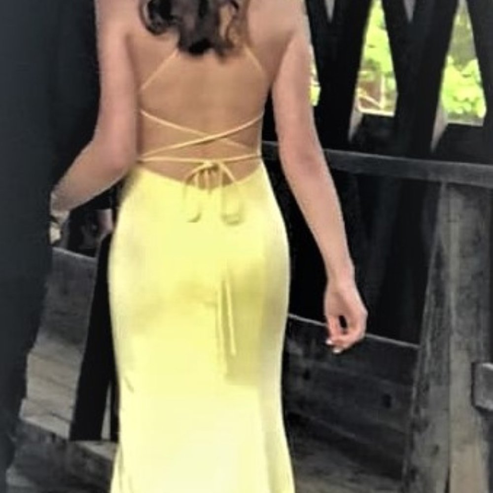 Yellow silk backless gown, Size 0,  Camille LA Vie